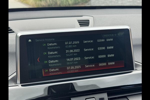 BMW X1 sDrive20i High Executive Automaat | Lederen bekleding | Stoelverwarming | Navigatiesysteem | Cruise control | Climate control |