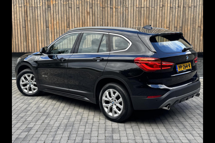 BMW X1 sDrive20i High Executive Automaat | Lederen bekleding | Stoelverwarming | Navigatiesysteem | Cruise control | Climate control |