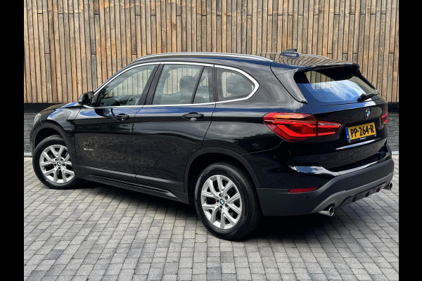 BMW X1 sDrive20i High Executive Automaat | Lederen bekleding | Stoelverwarming | Navigatiesysteem | Cruise control | Climate control |