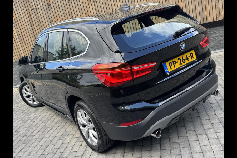 BMW X1 sDrive20i High Executive Automaat | Lederen bekleding | Stoelverwarming | Navigatiesysteem | Cruise control | Climate control |