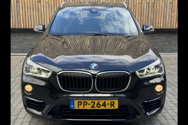 BMW X1 sDrive20i High Executive Automaat | Lederen bekleding | Stoelverwarming | Navigatiesysteem | Cruise control | Climate control |