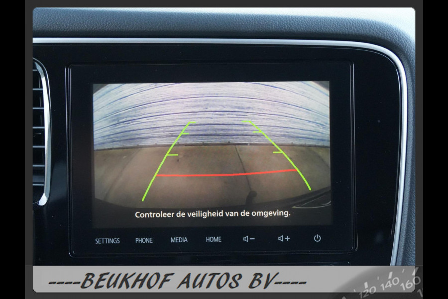 Mitsubishi Outlander 2.4 PHEV Pure+ 4WD Trekhaak Carplay Cam