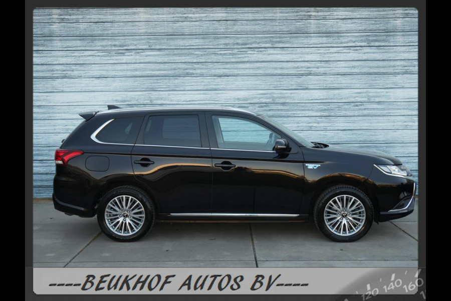 Mitsubishi Outlander 2.4 PHEV Pure+ 4WD Trekhaak Carplay Cam