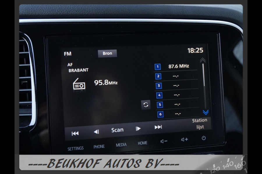 Mitsubishi Outlander 2.4 PHEV Pure+ 4WD Trekhaak Carplay Cam