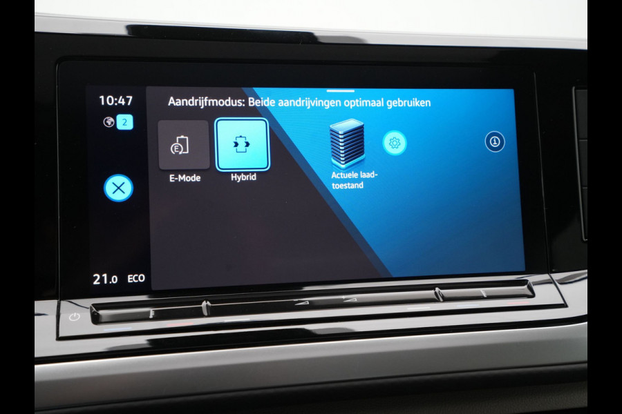 Volkswagen Multivan 1.4 eHybrid 218pk L2 Bulli 7p Panorama Navigatie Camera IQ light Carplay