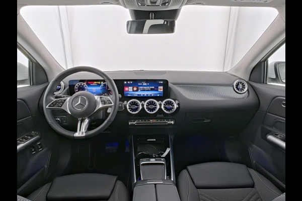 Mercedes-Benz GLA 250 e Plug-In Hybride Panorama Schuif-Kanteldak | Dodehoekassist | Memory Voorstoelen | Sfeerverlichting | 11 kW Laden | Stuur en Stoelverwarming. Inclusief 24 maanden MB Certified garantie voor Europa.