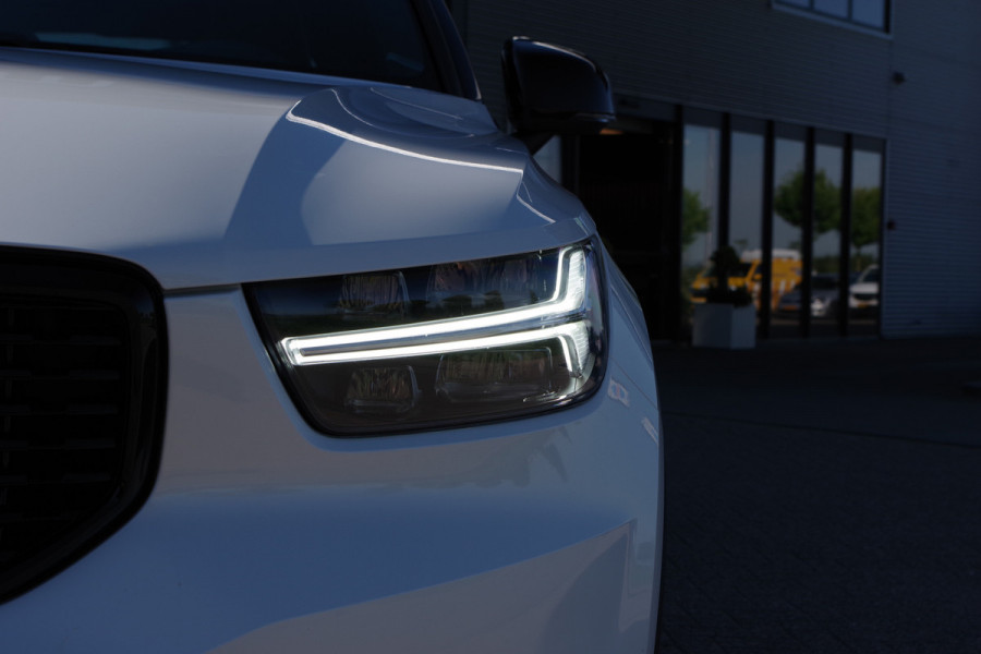 Volvo XC40 1.5 T4 211 PK Recharge R-Design Expression, LED, Leder-Alcantara, Camera