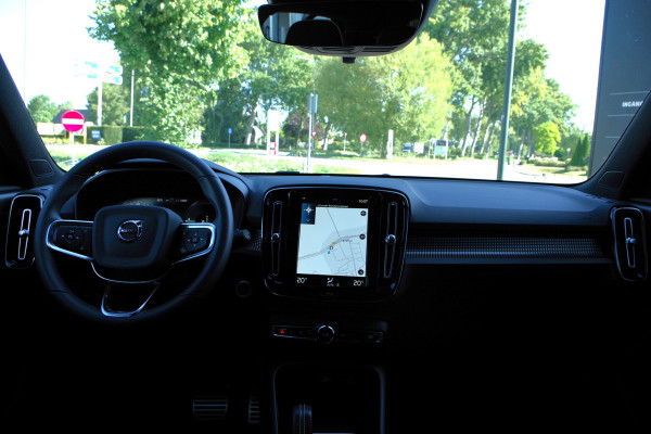 Volvo XC40 1.5 T4 211 PK Recharge R-Design Expression, LED, Leder-Alcantara, Camera