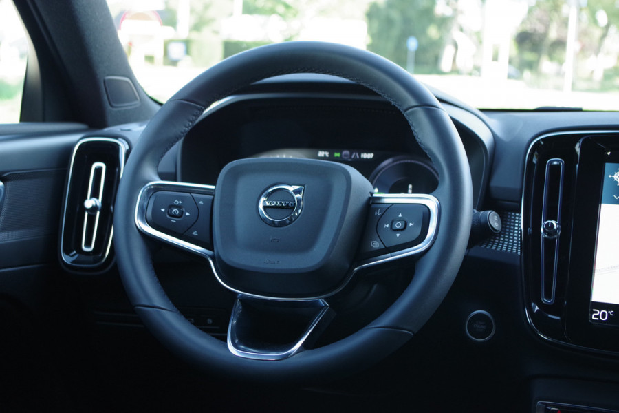 Volvo XC40 1.5 T4 211 PK Recharge R-Design Expression, LED, Leder-Alcantara, Camera