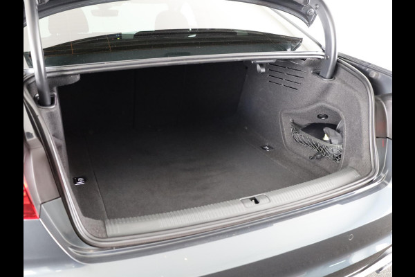 Audi A4 Limousine 35 TFSI Launch edition Business 150pk | Navigatie | Virtual Cockpit | Led koplampen | Navigatie | Sportstoelen Audi A4 Limousine 35 TFSI Launch edition Business 150pk | Navigatie | Virtual Cockpit | Led koplampen | Navigatie | Sportstoelen