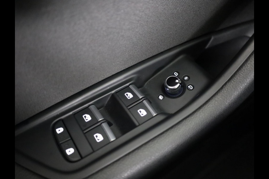 Audi A4 Limousine 35 TFSI Launch edition Business 150pk | Navigatie | Virtual Cockpit | Led koplampen | Navigatie | Sportstoelen Audi A4 Limousine 35 TFSI Launch edition Business 150pk | Navigatie | Virtual Cockpit | Led koplampen | Navigatie | Sportstoelen