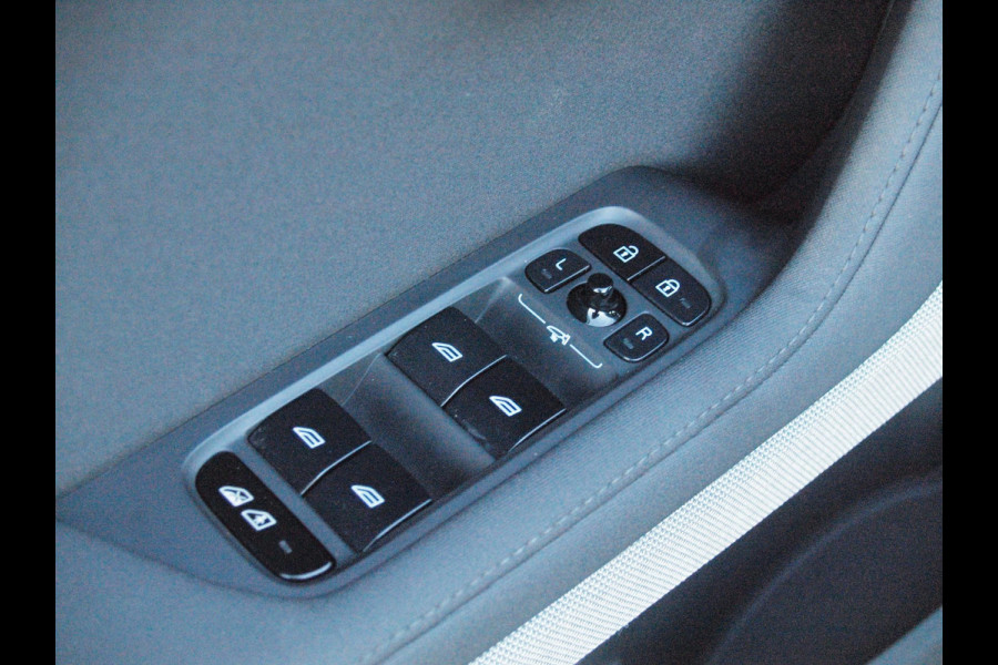 Polestar 2 Long Range Dual Motor Launch Edition 78kWh | 408 PK | Panoramadak | Camera | Harman Kardon |