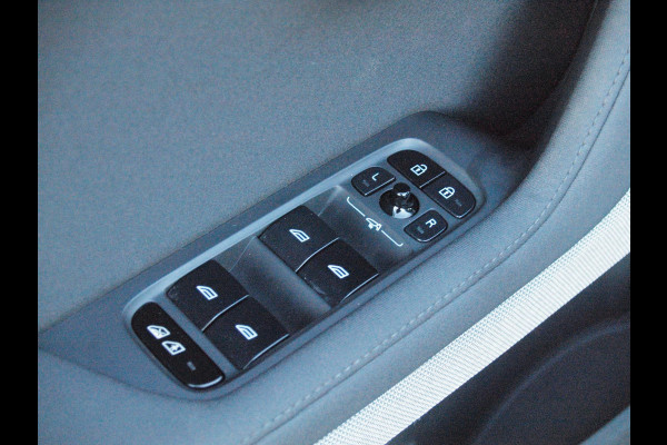 Polestar 2 Long Range Dual Motor Launch Edition 78kWh | 408 PK | Panoramadak | Camera | Harman Kardon |