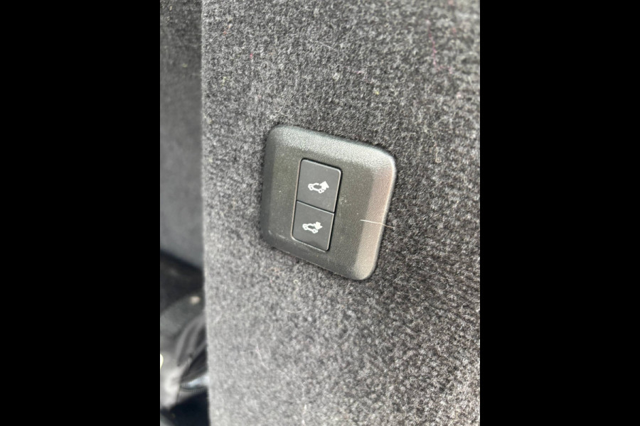 Land Rover Range Rover Sport 2.0 P400e HSE SPORT PHEV PANORAMADAK LEER LUCHTVERING PIXEL LED TREKHAAK