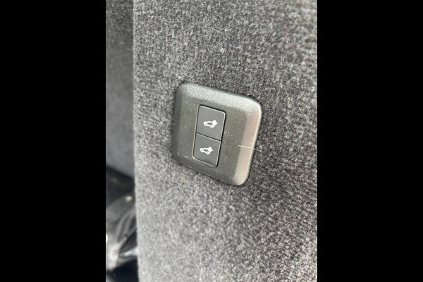Land Rover Range Rover Sport 2.0 P400e HSE SPORT PHEV PANORAMADAK LEER LUCHTVERING PIXEL LED TREKHAAK