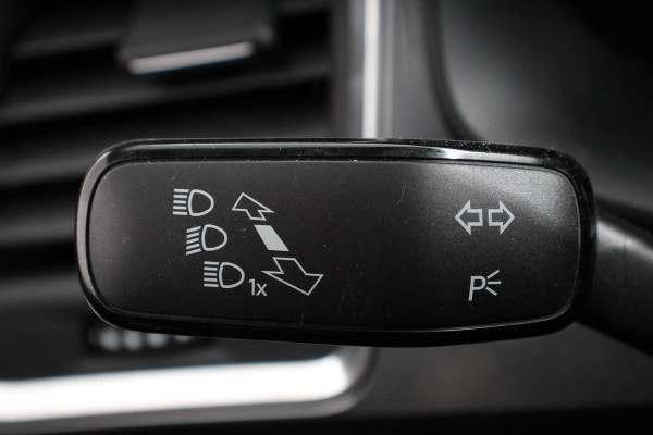 Seat Ateca 1.5 TSI DSG Style Nieuw type Demo! | Climate Control Parkeer sensoren Cruise control DAB Led Lichtmetalen Velgen