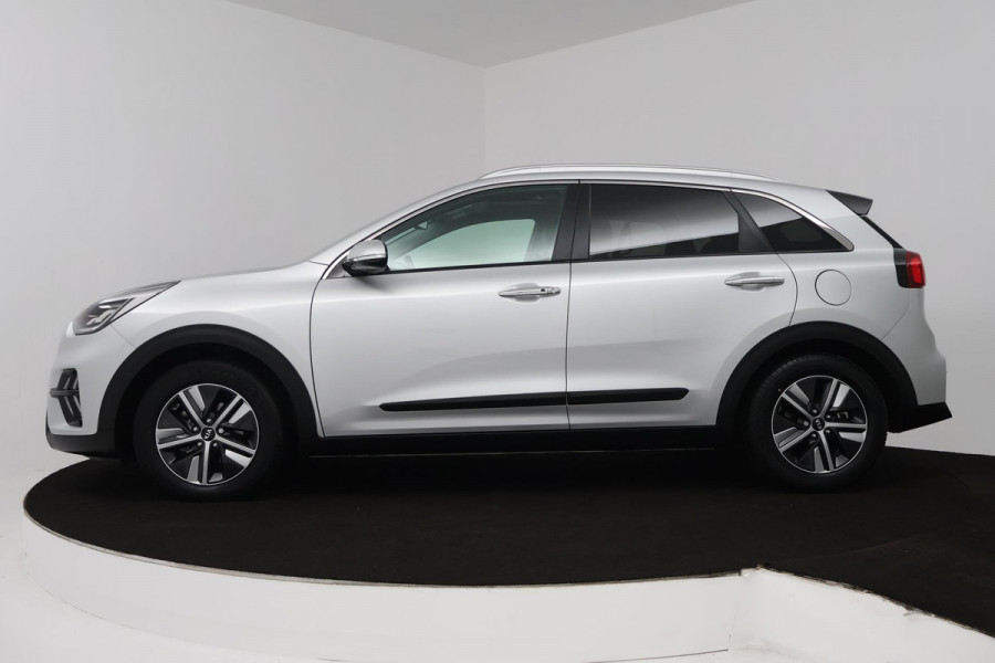 Kia Niro 1.6 GDi Hybrid ExecutiveLine (PANORAMADAK, TREKHAAK AFNEEMBAAR, JBL SOUND, STOELKOELING/VERWARMING, DEALER ONDERHOUDEN)