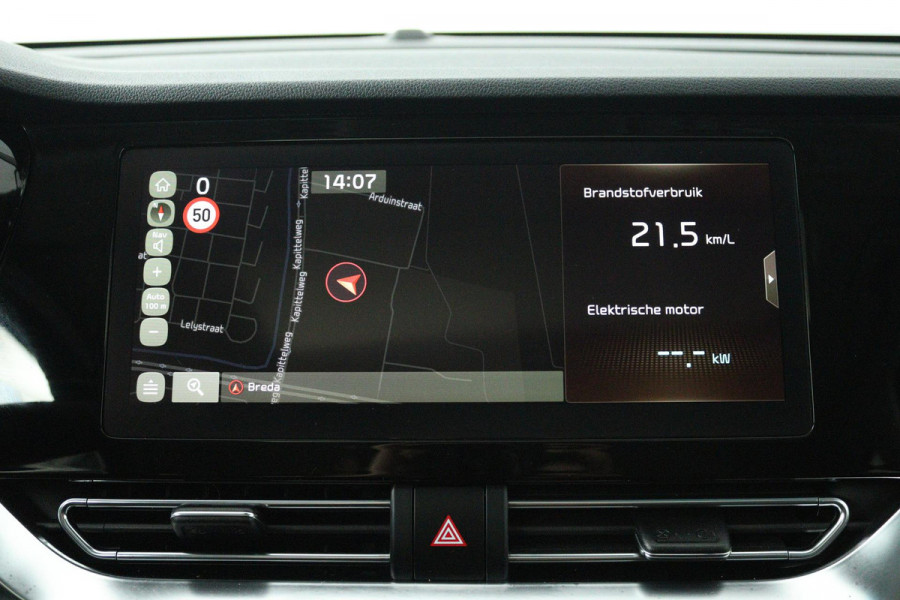 Kia Niro 1.6 GDi Hybrid ExecutiveLine (PANORAMADAK, TREKHAAK AFNEEMBAAR, JBL SOUND, STOELKOELING/VERWARMING, DEALER ONDERHOUDEN)