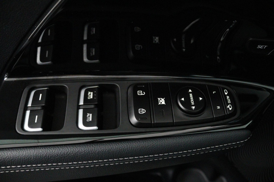 Kia Niro 1.6 GDi Hybrid ExecutiveLine (PANORAMADAK, TREKHAAK AFNEEMBAAR, JBL SOUND, STOELKOELING/VERWARMING, DEALER ONDERHOUDEN)