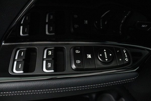Kia Niro 1.6 GDi Hybrid ExecutiveLine (PANORAMADAK, TREKHAAK AFNEEMBAAR, JBL SOUND, STOELKOELING/VERWARMING, DEALER ONDERHOUDEN)