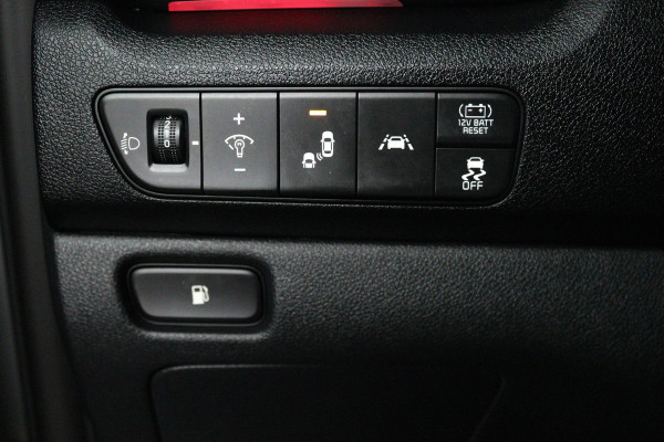 Kia Niro 1.6 GDi Hybrid ExecutiveLine (PANORAMADAK, TREKHAAK AFNEEMBAAR, JBL SOUND, STOELKOELING/VERWARMING, DEALER ONDERHOUDEN)