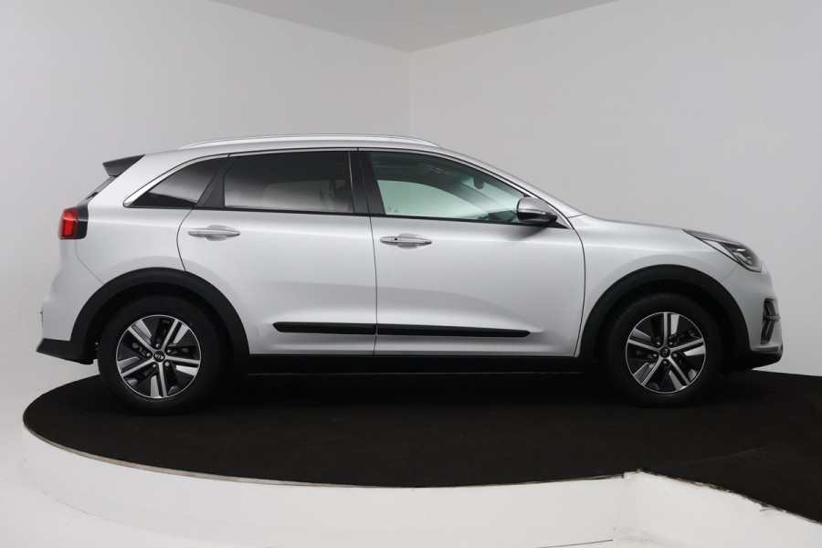 Kia Niro 1.6 GDi Hybrid ExecutiveLine (PANORAMADAK, TREKHAAK AFNEEMBAAR, JBL SOUND, STOELKOELING/VERWARMING, DEALER ONDERHOUDEN)