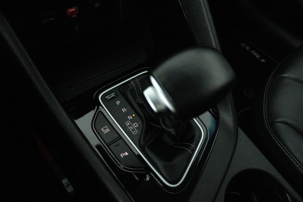Kia Niro 1.6 GDi Hybrid ExecutiveLine (PANORAMADAK, TREKHAAK AFNEEMBAAR, JBL SOUND, STOELKOELING/VERWARMING, DEALER ONDERHOUDEN)