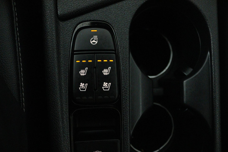 Kia Niro 1.6 GDi Hybrid ExecutiveLine (PANORAMADAK, TREKHAAK AFNEEMBAAR, JBL SOUND, STOELKOELING/VERWARMING, DEALER ONDERHOUDEN)