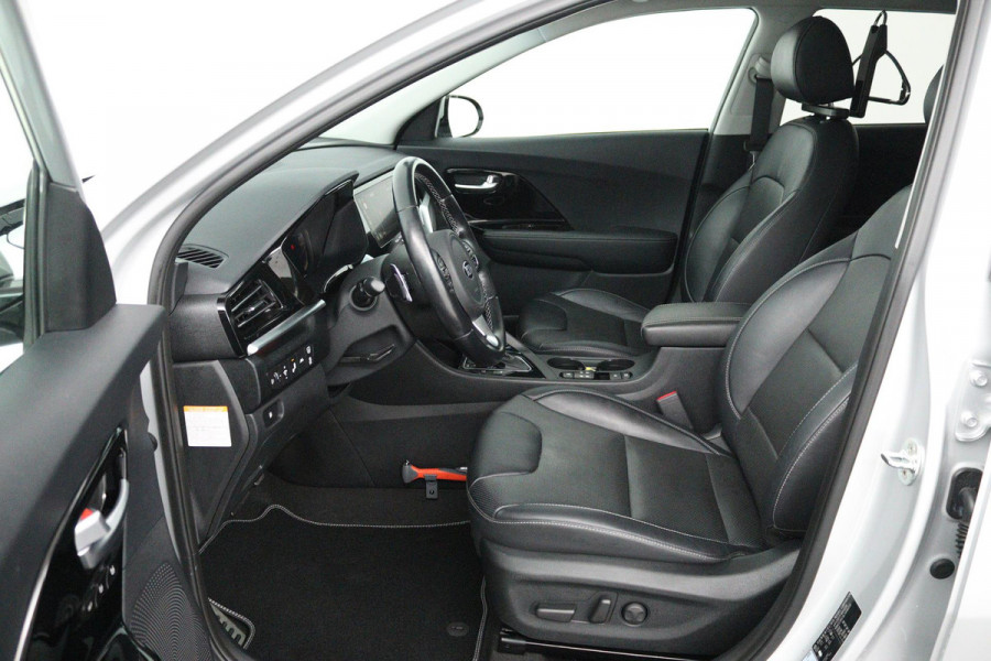 Kia Niro 1.6 GDi Hybrid ExecutiveLine (PANORAMADAK, TREKHAAK AFNEEMBAAR, JBL SOUND, STOELKOELING/VERWARMING, DEALER ONDERHOUDEN)