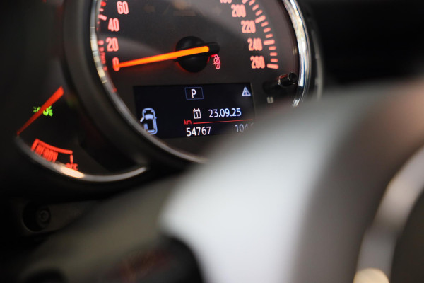 MINI Cooper 1.5 FACELIFT / AUT / Open Panoramadak / Navi / Ecc / Elek Pakket / Leder / Led / Pdc / 17 Inch