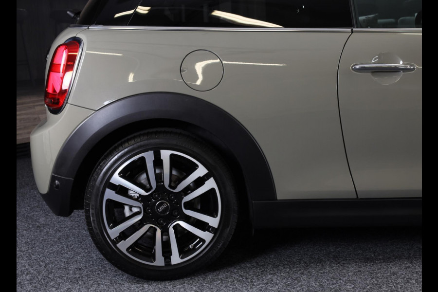MINI Cooper 1.5 FACELIFT / AUT / Open Panoramadak / Navi / Ecc / Elek Pakket / Leder / Led / Pdc / 17 Inch