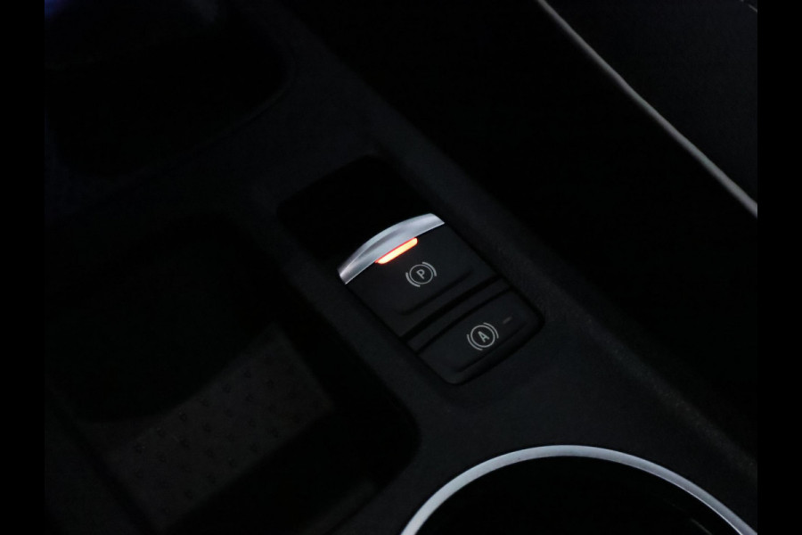 Renault Captur 1.6 E-TECH PHEV AUTOMAAT GARANTIE TOT 6-2031* KEYLESS.CAMERA.PDC V+A