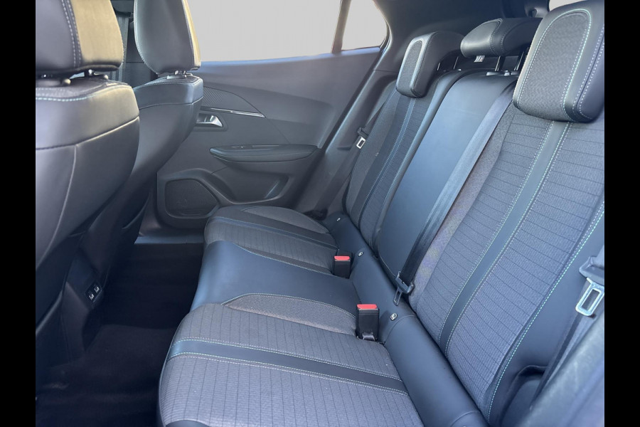 Peugeot 2008 1.2 PureTech Blue Lease Allure | nieuwe distributierem Peugeot 2008 1.2 PureTech Blue Lease Allure | nieuwe distributierem