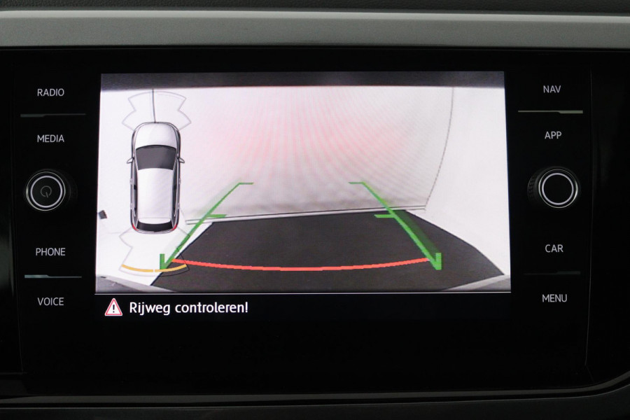 Volkswagen Polo 1.0 TSI Highline Business R Automaat (PANORAMADAK, VIRTUAL, CARPLAY, CAMERA, STOELVERWARMING, GOED ONDERHOUDEN)