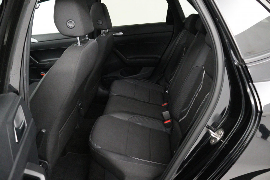 Volkswagen Polo 1.0 TSI Highline Business R Automaat (PANORAMADAK, VIRTUAL, CARPLAY, CAMERA, STOELVERWARMING, GOED ONDERHOUDEN)