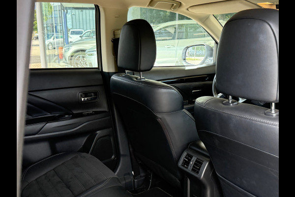 Mitsubishi Outlander 2.4 PHEV Intense Navi|Camera|Trekhaak|Dealer Onderhouden
