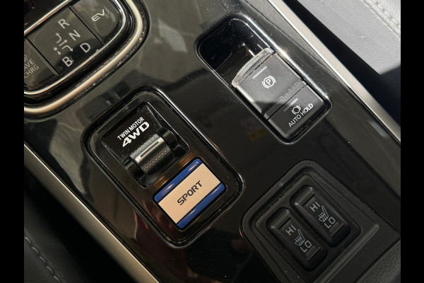Mitsubishi Outlander 2.4 PHEV Intense Navi|Camera|Trekhaak|Dealer Onderhouden