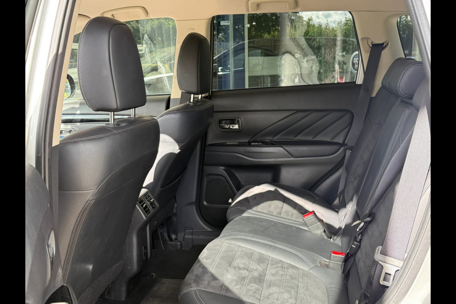 Mitsubishi Outlander 2.4 PHEV Intense Navi|Camera|Trekhaak|Dealer Onderhouden
