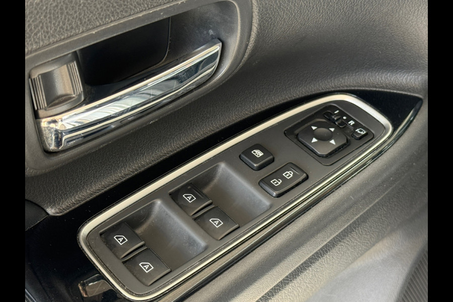 Mitsubishi Outlander 2.4 PHEV Intense Navi|Camera|Trekhaak|Dealer Onderhouden