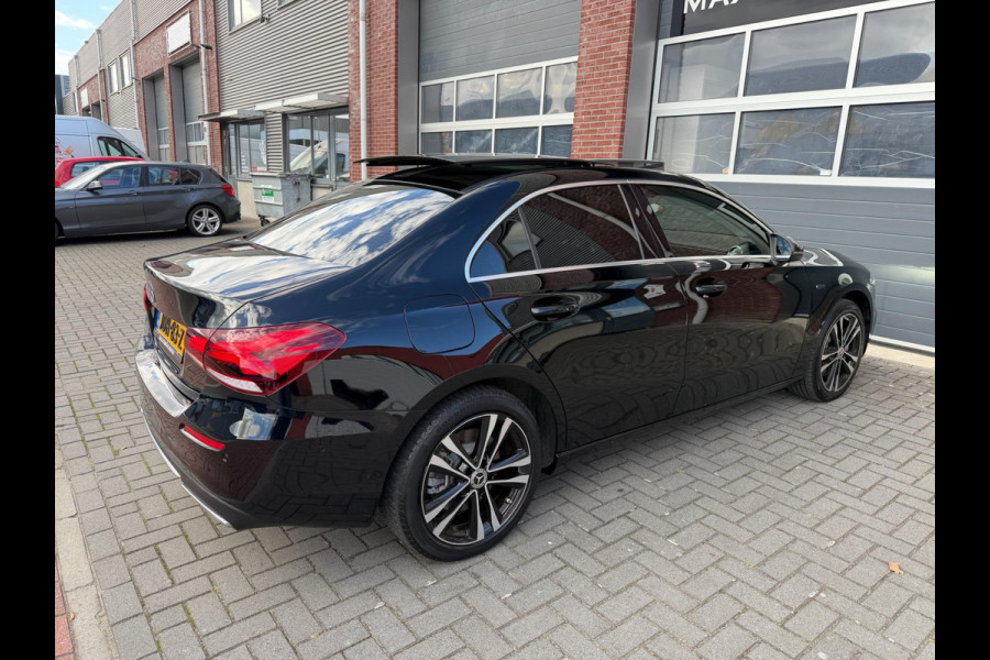 Mercedes-Benz A250e Limo Widescreen LED Pano Sfeer Carplay