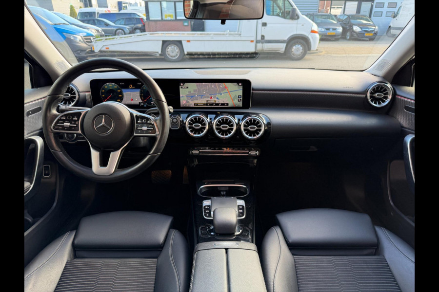 Mercedes-Benz A250e Limo Widescreen LED Pano Sfeer Carplay