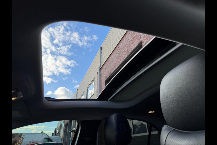 Mercedes-Benz A250e Limo Widescreen LED Pano Sfeer Carplay