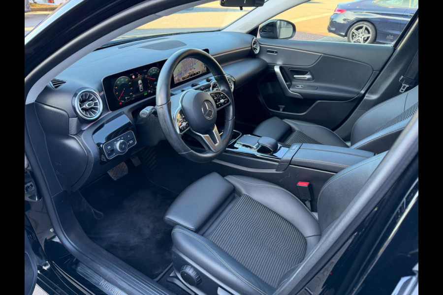 Mercedes-Benz A250e Limo Widescreen LED Pano Sfeer Carplay