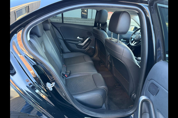 Mercedes-Benz A250e Limo Widescreen LED Pano Sfeer Carplay