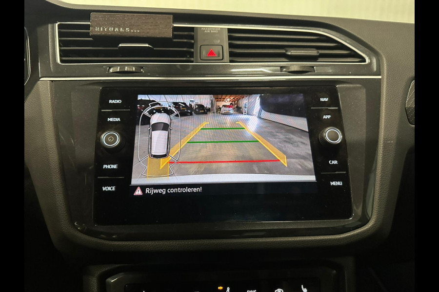 Volkswagen Tiguan 1.4 TSI eHybrid R-Line Business+ | PANO | IQ LIGHTS | CAMERA