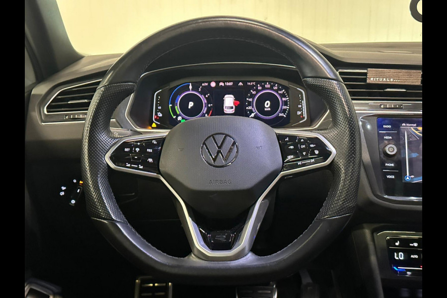 Volkswagen Tiguan 1.4 TSI eHybrid R-Line Business+ | PANO | IQ LIGHTS | CAMERA