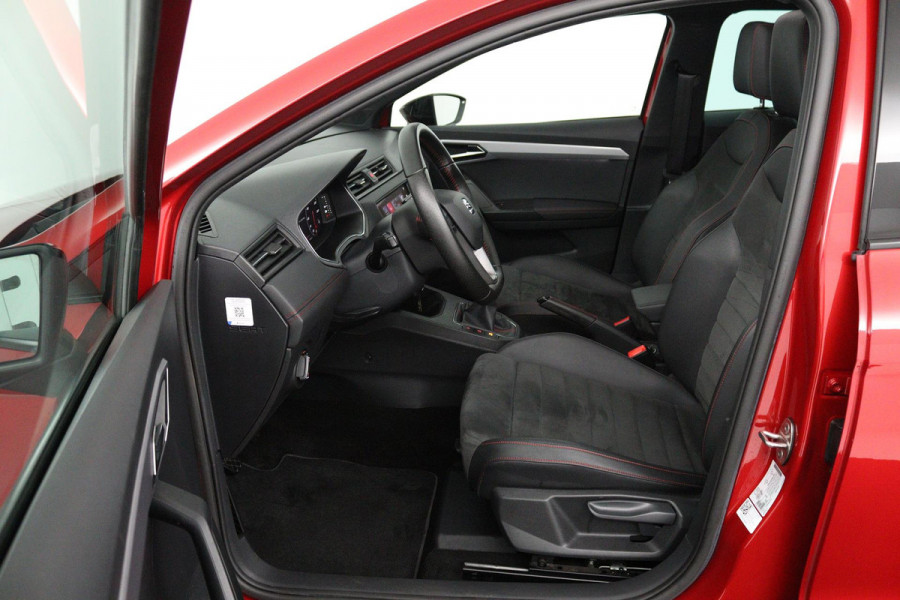 Seat Ibiza 1.0 TSI FR Business Intense Automaat (PANORAMADAK, DIGITALE COCKPIT, CARPLAY, XENON, CAMERA, PDC, GOED ONDERHOUDEN)