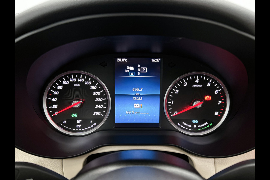 Mercedes-Benz GLC 300e 4MATIC Business Solution Luxury Panoramadak| Lichtmetalen velgen | Elect. bed. voorstoelen met Memory | Trekhaak | Parking support met camera achter | Inclusief 24 maanden Mercedes-Benz Certified garantie voor Europa