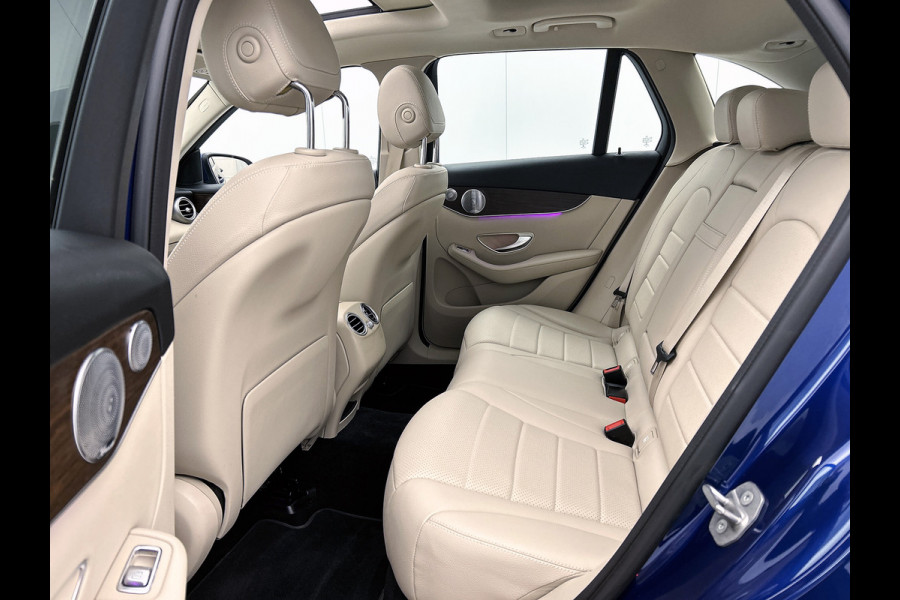 Mercedes-Benz GLC 300e 4MATIC Business Solution Luxury Panoramadak| Lichtmetalen velgen | Elect. bed. voorstoelen met Memory | Trekhaak | Parking support met camera achter | Inclusief 24 maanden Mercedes-Benz Certified garantie voor Europa