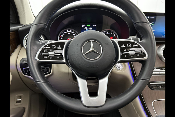 Mercedes-Benz GLC 300e 4MATIC Business Solution Luxury Panoramadak| Lichtmetalen velgen | Elect. bed. voorstoelen met Memory | Trekhaak | Parking support met camera achter | Inclusief 24 maanden Mercedes-Benz Certified garantie voor Europa